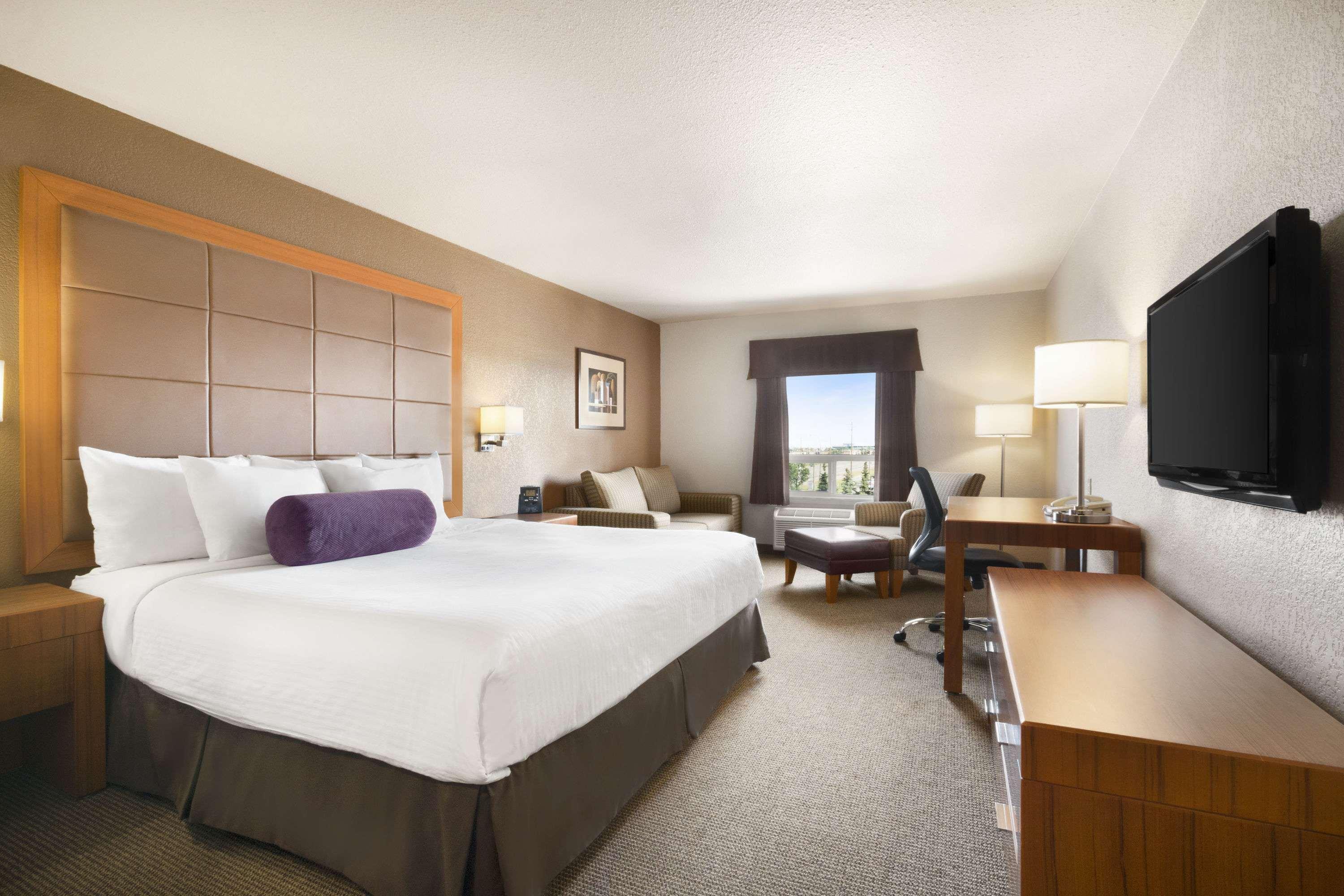 Days By Wyndham Airport Hotel Calgary