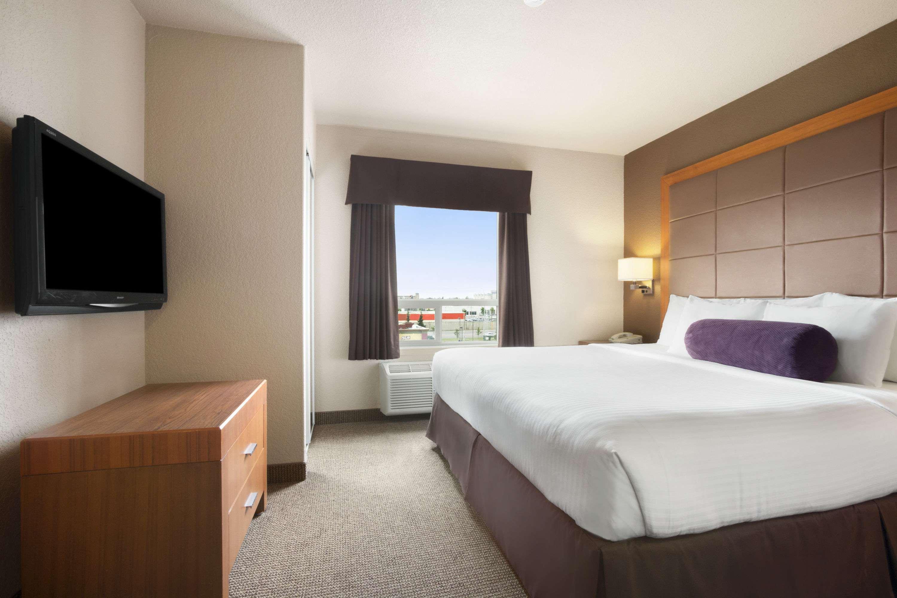 Days By Wyndham Airport 3* Calgary