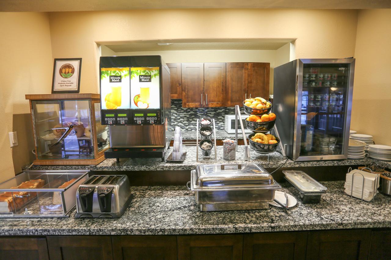 Days By Wyndham Airport Hotel 3*