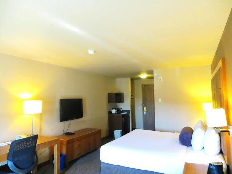 Hotel Days By Wyndham Airport 3*